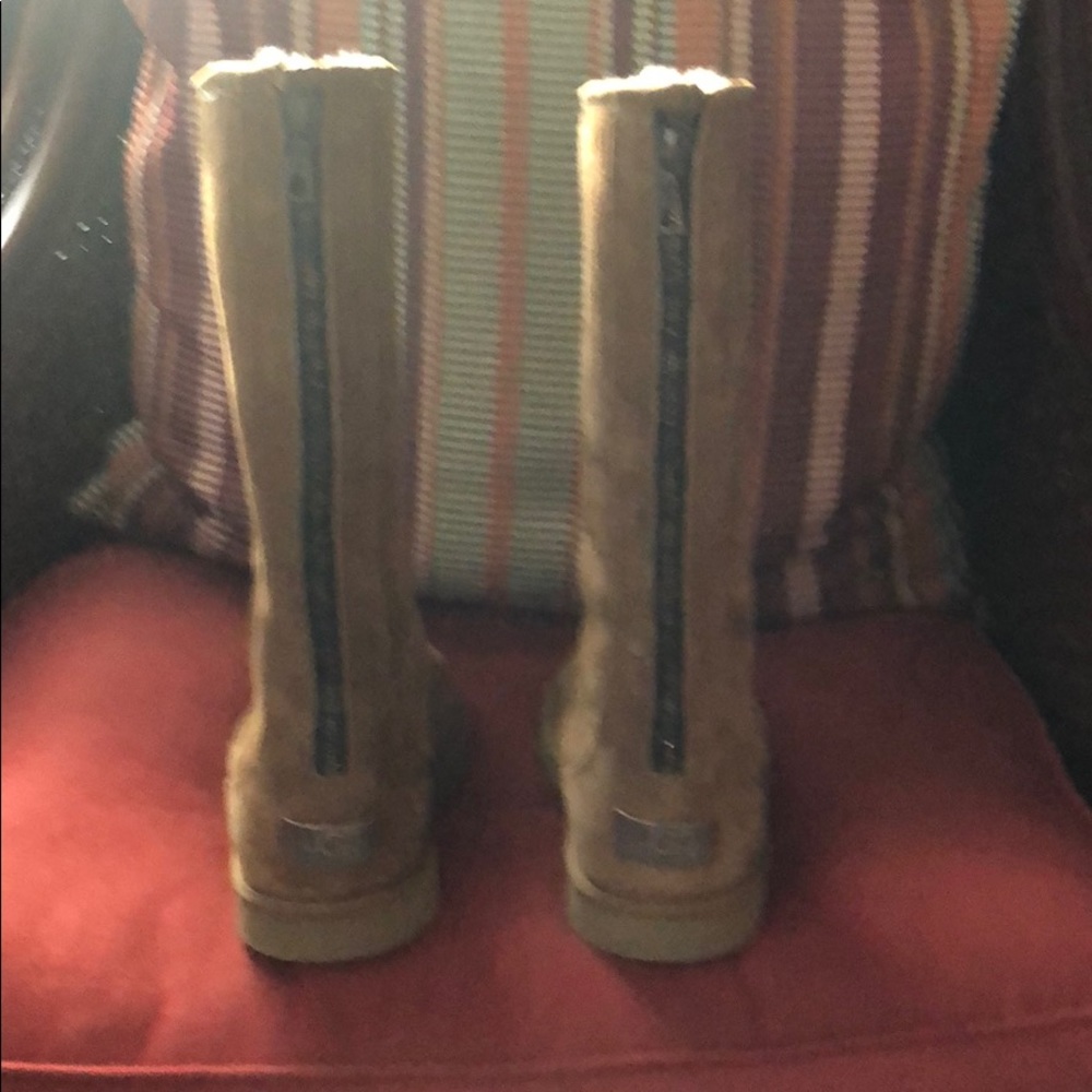 ⭐️UGG ⭐️Boots - Picture 6 of 9